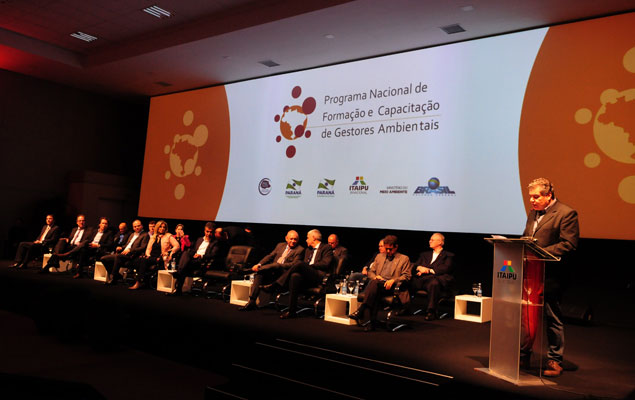 Ministro lança plano de capacitação no Paraná