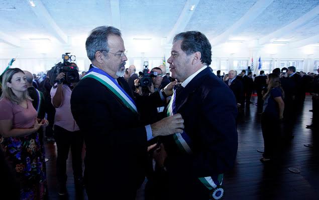 Sarney Filho recebe Ordem do Mérito da Defesa