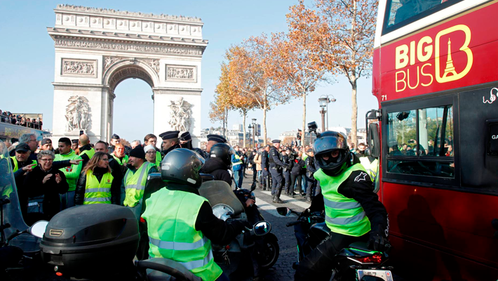 França-vive-o-desafio-de-uma-onda-de-atos-sem-líderes-e-desvinculada-de-sindicatos