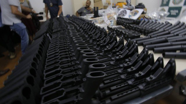 x81552126_ri-rio-de-janeiro-rj-12032019caso-marielle-armamento-apreendido-na-casa-do-amigo-d.jpg.pagespeed.ic.HQJBfyZxou