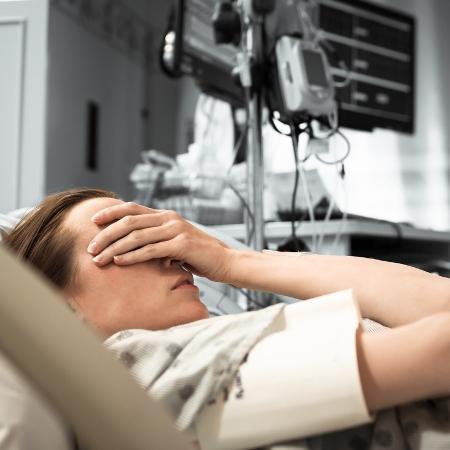 violencia-obstetrica-mulher-parto-sofrimento-1557171829913_v2_450x450