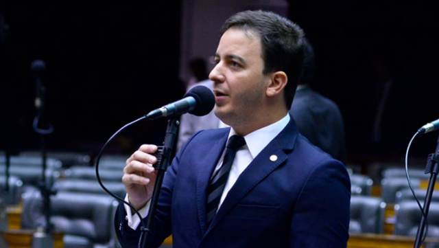 Banner-A-Enfermagem-exige-mais-valorizacao-e-respeito