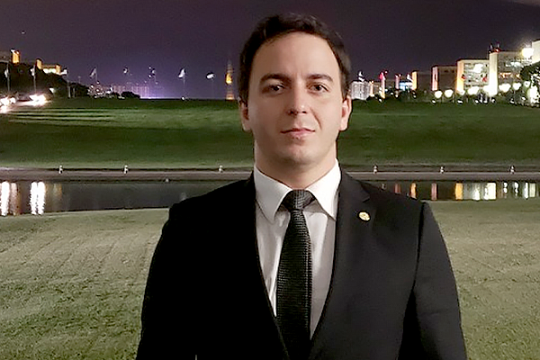 Banner-Celio-vai-a-Justica-para-barrar-espionagem-do-Planalto-e-ter-acesso-a-relatorios