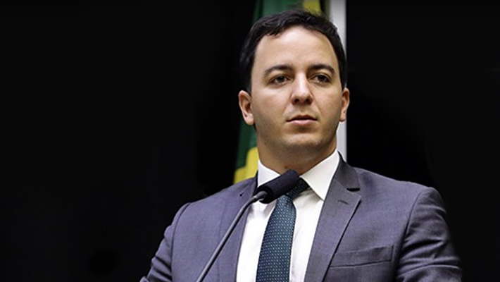 Banner-Em-mais-um-gesto-de-dialogo-Celio-assina-pacto-pela-juventude