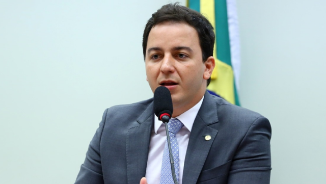 banner-Deputado-aciona-Justica-e-Congresso-para-derrubar-liberacao-de-mais-42-agrotoxicos
