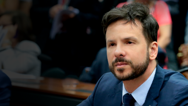 Banner-Professor-Israel-luta-para-retorno-seguro-as-aulas-na-Camara-Federal