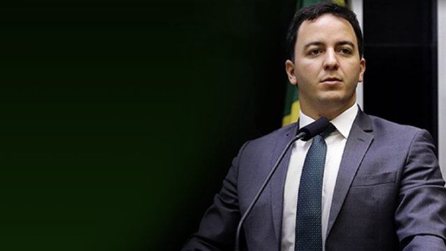 Banner-Vivencia-da-dor-e-do-sofrimento-na-vaquejada-quem-tem-e-o-boi-diz-Celio-na-Comissao-de-Meio-Ambiente