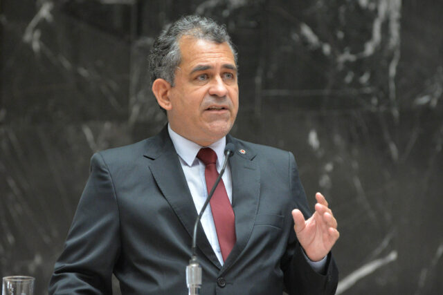 Análise de proposições na Reunão Extraordinária de Plenário da manhã