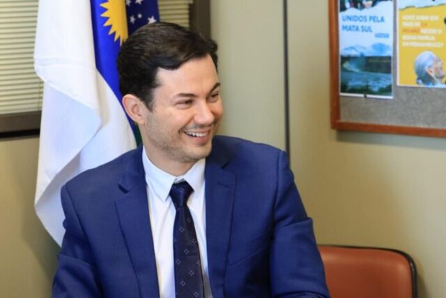 DA6E83B0-BC98-4F20-A983-984360F8A59E-696×464