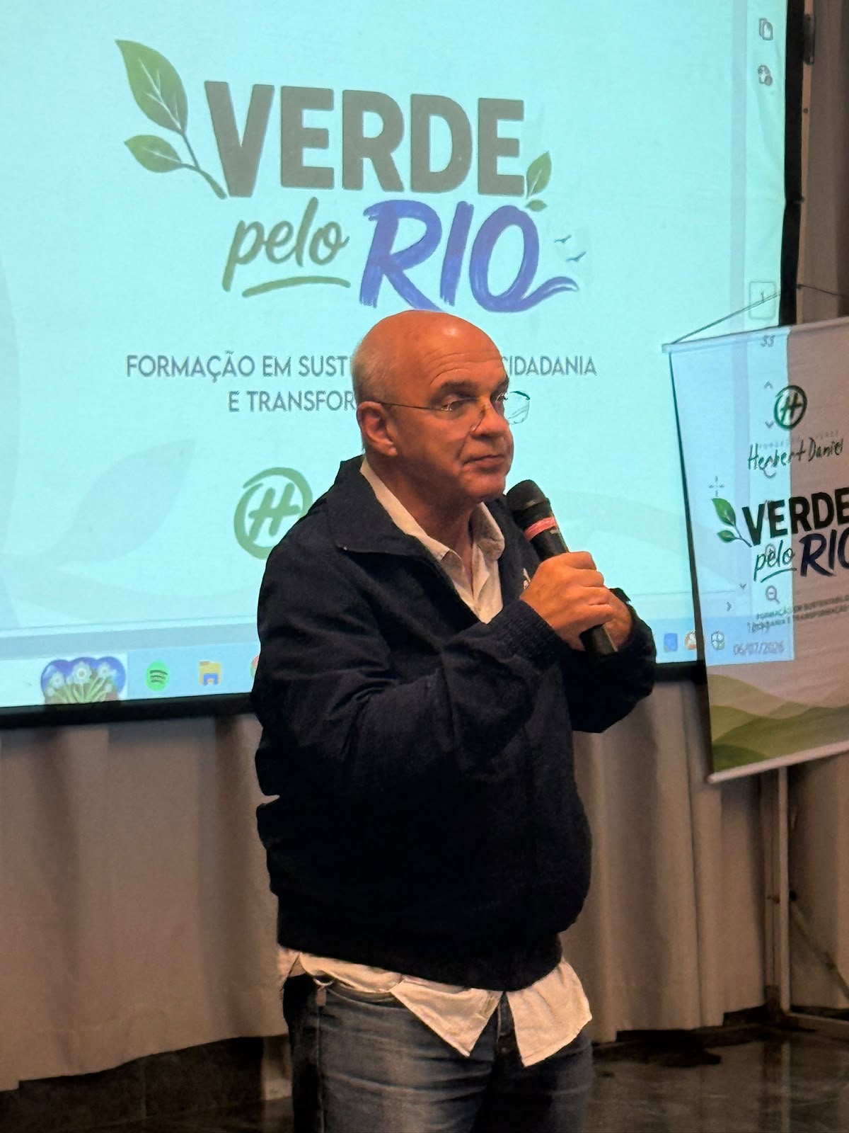Eduardo Bandeira de Melo palestrando no ciclo de formação Verde Pelo Rio Eduardo Bandeira de Melo palestrando no ciclo de formação Verde Pelo Rio