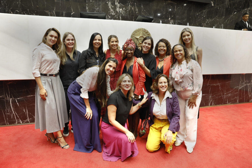 Deputados aprovam criação do Prêmio Ângela Diniz para reconhecer políticas de combate à violência contra as mulheres